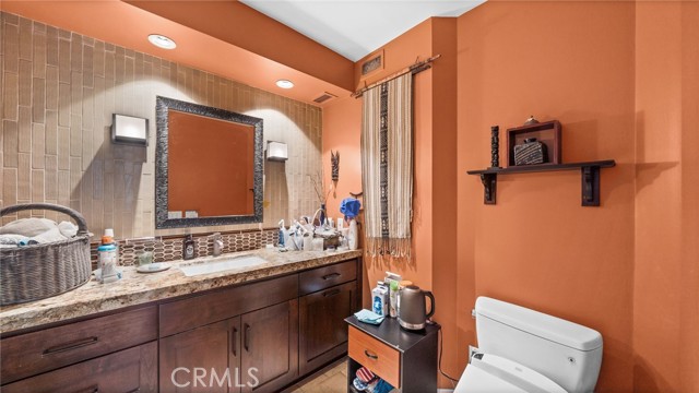 Detail Gallery Image 12 of 14 For 222 Monterey Rd #1005,  Glendale,  CA 91206 - 2 Beds | 2/1 Baths