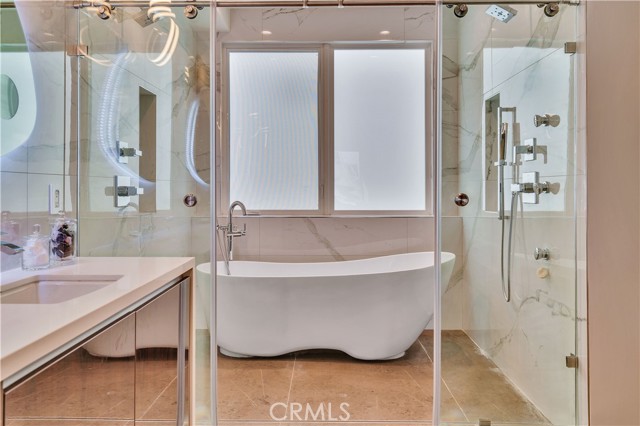 Detail Gallery Image 43 of 73 For 719 1st Pl, Hermosa Beach,  CA 90254 - 4 Beds | 4 Baths