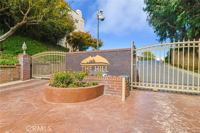 21 Hilltop Circle, Rancho Palos Verdes CA: https://media.crmls.org/medias/c67c709e-b72e-47d6-bf0c-efe9024fe58a.jpg