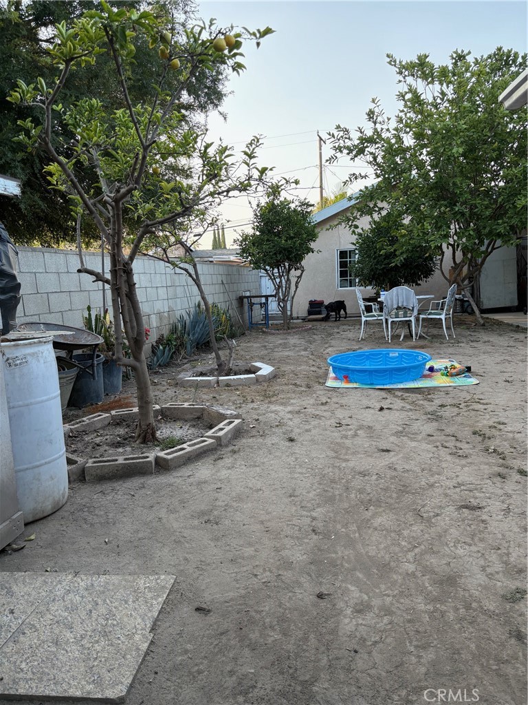 https://media.crmls.org/medias/c67d7134-b4a7-4483-8607-128788e3cf77.jpg?preset=X-Large