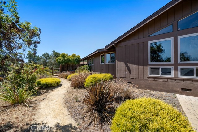 251 James Way, Arroyo Grande CA: https://media.crmls.org/medias/c67dea90-81e6-4ae1-973b-103fb79a28c1.jpg