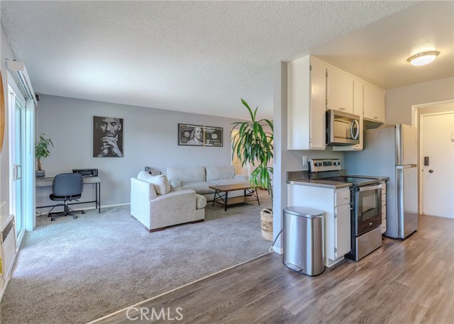 Detail Gallery Image 2 of 27 For 12200 Montecito Rd #D320,  Seal Beach,  CA 90740 - 1 Beds | 1 Baths