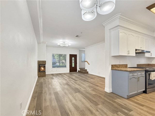 Detail Gallery Image 4 of 20 For 255 N Michigan Ave #4,  Pasadena,  CA 91106 - 3 Beds | 3 Baths