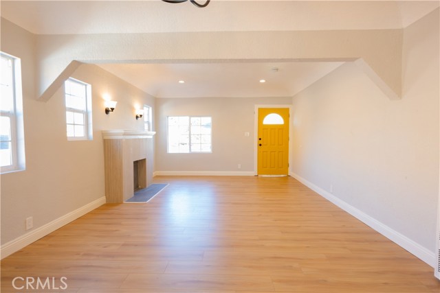 Detail Gallery Image 9 of 28 For 6213 Haas Ave, Los Angeles,  CA 90047 - 2 Beds | 1 Baths