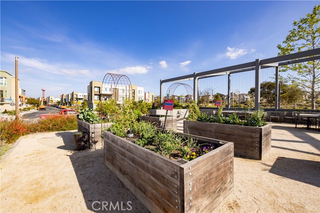 Detail Gallery Image 60 of 69 For 27516 Golden Currant Pl, Valencia,  CA 91381 - 4 Beds | 4/1 Baths