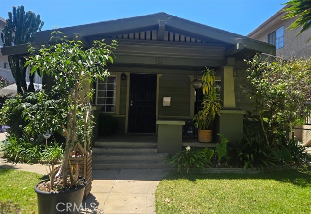 1121 Gladys Avenue, Long Beach CA: https://media.crmls.org/medias/c681ac2b-f96b-4345-9a44-1673592e9552.jpg