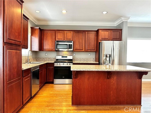 Detail Gallery Image 7 of 29 For 9301 Shirley Ave #50,  Northridge,  CA 91324 - 3 Beds | 3 Baths