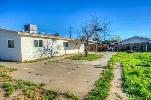 Detail Gallery Image 9 of 39 For 2701 Houchin, Bakersfield,  CA 93304 - 4 Beds | 2 Baths
