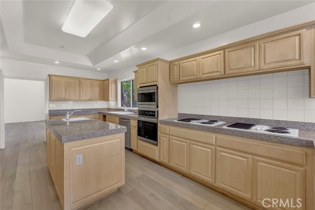 6041 Calle Mirador, Yorba Linda CA: https://media.crmls.org/medias/c684181c-a464-4b2e-81fb-9d97d32966b6.jpg
