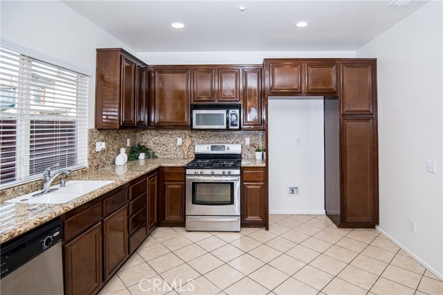 Detail Gallery Image 18 of 67 For 4021 Landau Ct, Riverside,  CA 92501 - 3 Beds | 2/1 Baths