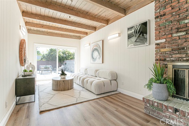 4250 McConnell Boulevard, Los Angeles CA: https://media.crmls.org/medias/c684f747-96c1-4832-a35a-5a6268449534.jpg