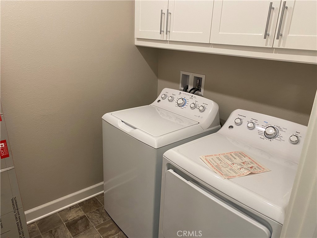https://media.crmls.org/medias/c685790a-cf45-43fe-b1b7-d0291eac2c39.jpg?preset=X-Large