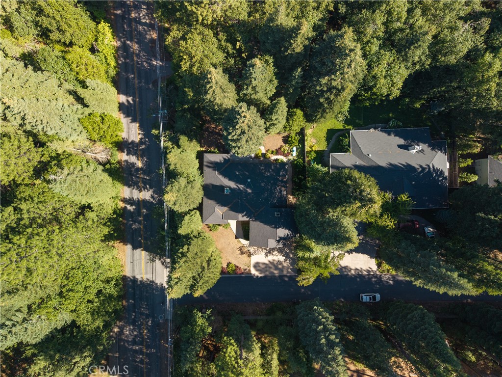 https://media.crmls.org/medias/c68666c0-2b81-4b17-8c73-1994215d2bdd.jpg?preset=X-Large