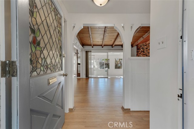 Detail Gallery Image 4 of 37 For 15930 Tuba St, North Hills,  CA 91343 - 3 Beds | 2 Baths