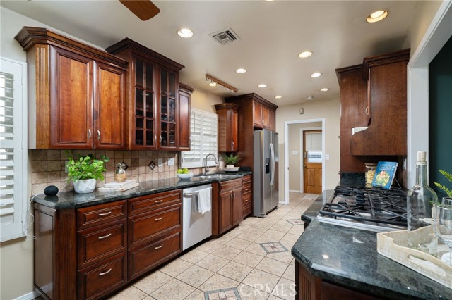 Detail Gallery Image 16 of 52 For 224 E Princeton St, Ontario,  CA 91764 - 3 Beds | 1/1 Baths