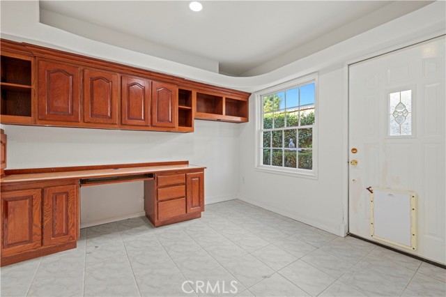 22557 Fenwall Drive, Saugus CA: https://media.crmls.org/medias/c68831e9-5697-4468-8bdf-864ed99a16a1.jpg