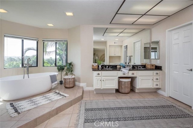 Detail Gallery Image 10 of 29 For 31982 Mount Rainier Dr, Laguna Niguel,  CA 92677 - 4 Beds | 2/1 Baths