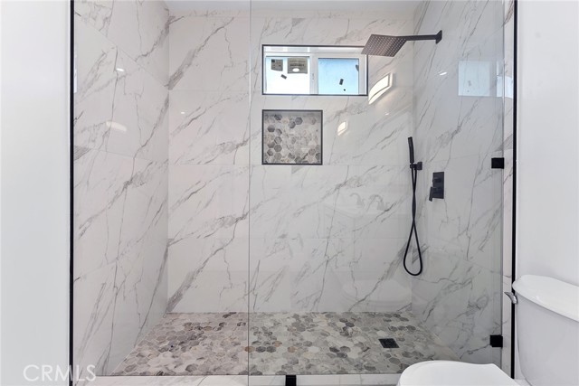 22723 Leonora Drive, Woodland Hills CA: https://media.crmls.org/medias/c688b7c0-09c0-4952-9ab5-466a63b10b55.jpg