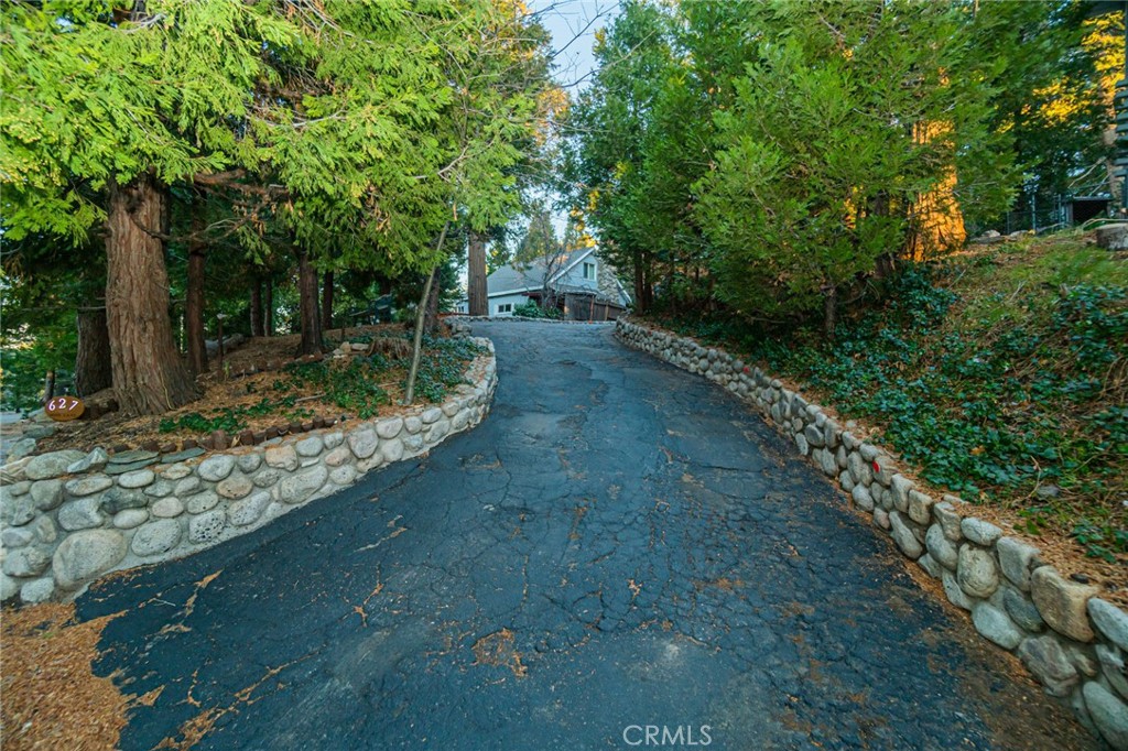 https://media.crmls.org/medias/c6897b3a-8dcd-48b2-b436-506cffb37472.jpg?preset=X-Large