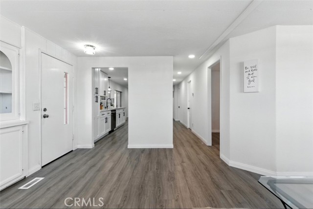 900 Santa Clara Circle, Hemet CA: https://media.crmls.org/medias/c689e8ea-2490-405b-a121-aad31831c28a.jpg