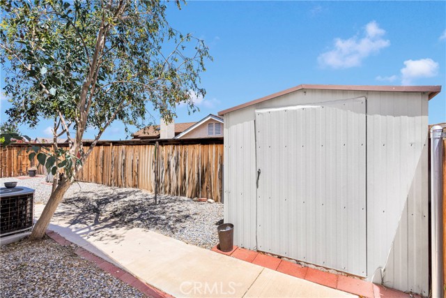 Detail Gallery Image 25 of 33 For 12439 Glennaire Pl, Victorville,  CA 92395 - 2 Beds | 2 Baths