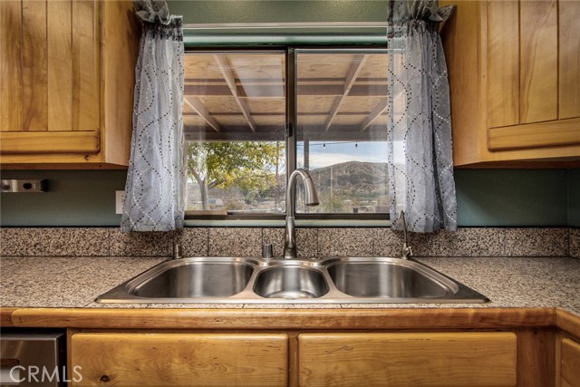 Detail Gallery Image 14 of 37 For 49624 Park Ave, Morongo Valley,  CA 92256 - 3 Beds | 2 Baths