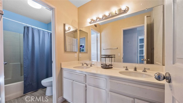 8377 Yarrow Lane, Riverside CA: https://media.crmls.org/medias/c68c8a73-ae45-4838-8d1c-5bf24c6dd42f.jpg