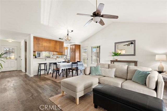 Detail Gallery Image 6 of 27 For 135 Fairgate, Chico,  CA 95926 - 3 Beds | 2 Baths