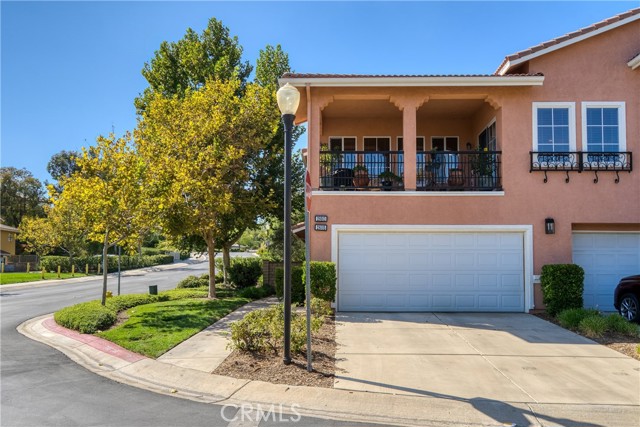 Detail Gallery Image 2 of 40 For 28003 Dickason, Valencia,  CA 91354 - 2 Beds | 2 Baths