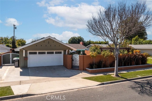 Detail Gallery Image 1 of 36 For 3471 Yellowtail Dr, Rossmoor,  CA 90720 - 4 Beds | 2 Baths