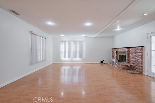 16908 Los Alimos Street, Granada Hills CA: https://media.crmls.org/medias/c68e2ef2-8a28-447e-9136-1011445eeaf3.jpg