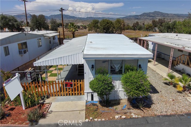 25521 Lincoln Avenue, Hemet CA: https://media.crmls.org/medias/c68e30ac-253c-4db5-ab7b-3d804c259729.jpg