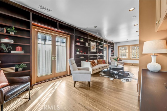 1215 Wentworth, Pasadena CA: https://media.crmls.org/medias/c68f0833-3f9a-479e-9434-243cb1699a6d.jpg