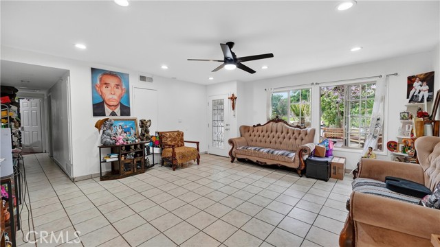 Detail Gallery Image 5 of 45 For 2926 W La Verne, Santa Ana,  CA 92704 - 3 Beds | 2 Baths