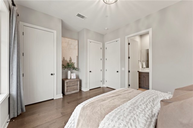 Image 22 of 63 For 51 Redshift  