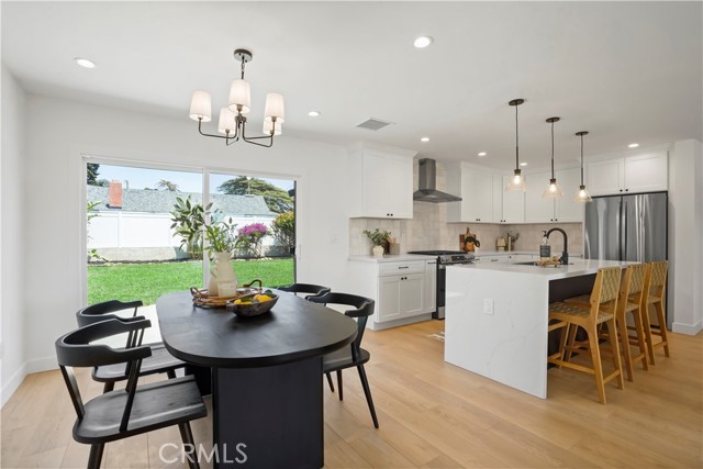 270 Fairfax Avenue, Ventura CA: https://media.crmls.org/medias/c68fc338-f3ba-4f32-90c8-34704807d9c5.jpg
