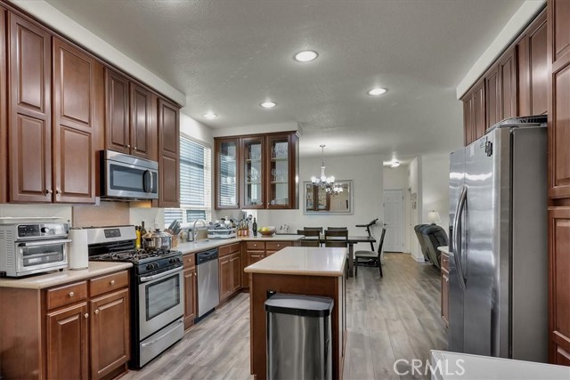 111 Madrid, Tustin CA: https://media.crmls.org/medias/c68fca6f-4f64-4342-a4e3-c42fec07bb0f.jpg