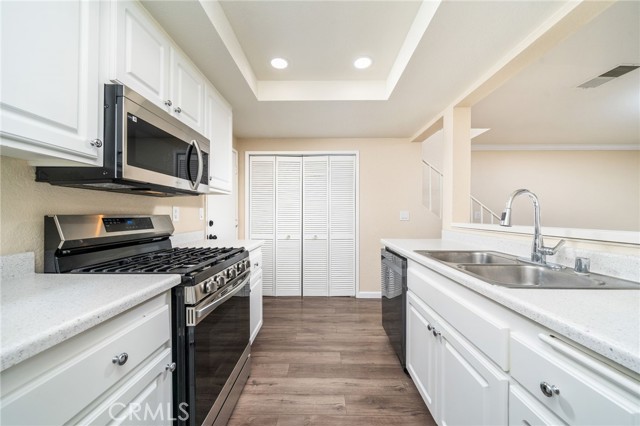1460 Kendall Drive, San Bernardino CA: https://media.crmls.org/medias/c6900fbc-cc11-4b17-a44d-2670349b4d65.jpg