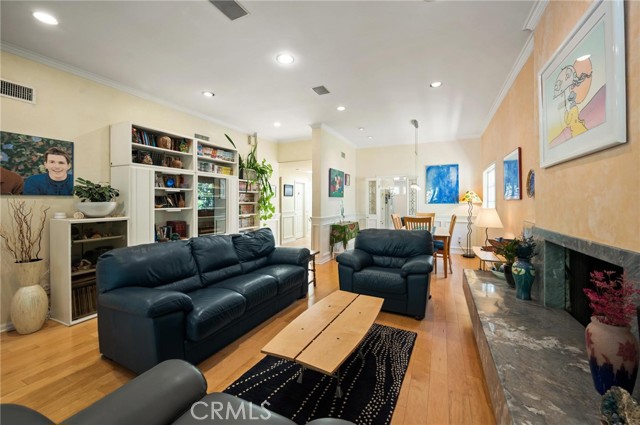 17034 Escalon Drive, Encino CA: https://media.crmls.org/medias/c690ecb6-ad45-4026-881b-31282d2f7ea2.jpg