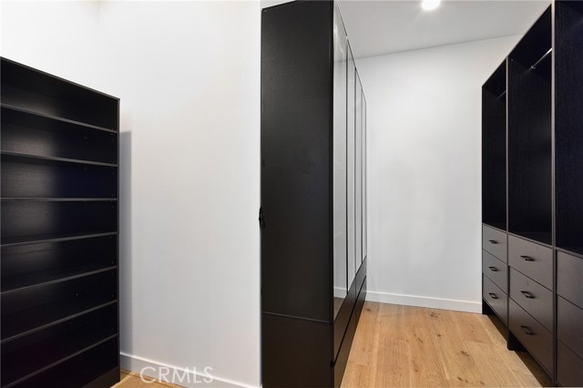 17420 Collins Street photo 20