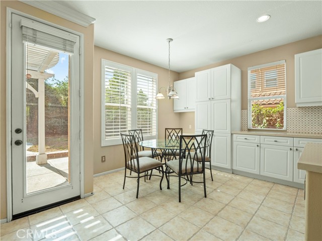 30375 June Rose Court, Castaic CA: https://media.crmls.org/medias/c69143bf-936b-40e2-8f34-97df517ae3c9.jpg