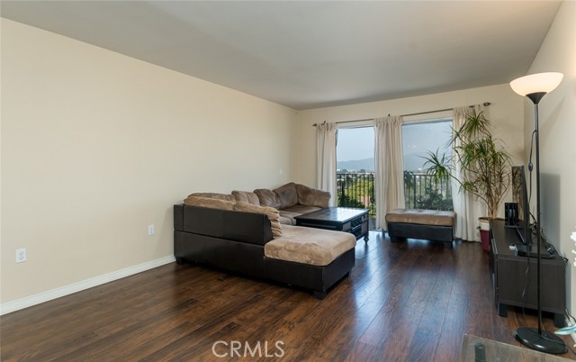 Detail Gallery Image 3 of 40 For 1517 E Garfield Ave #50,  Glendale,  CA 91205 - 1 Beds | 1 Baths