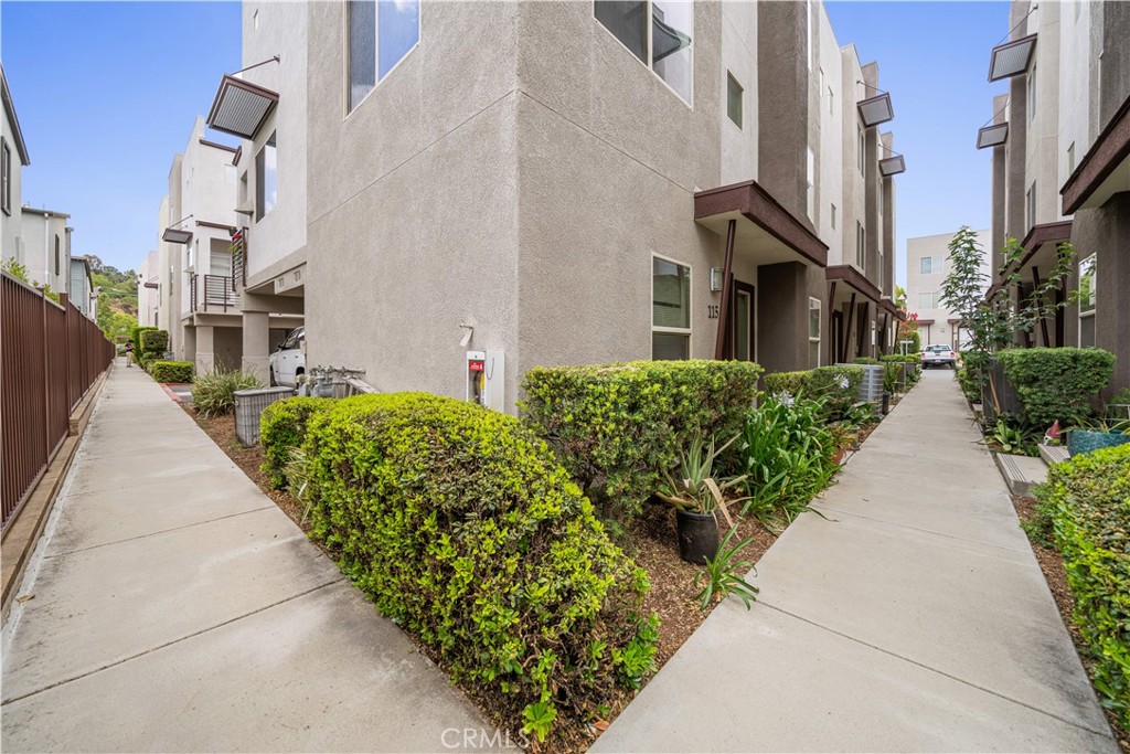 323 Tesoro - photo 2