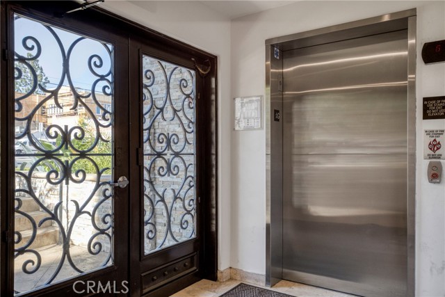 12916 MOORPARK Street, Studio City CA: https://media.crmls.org/medias/c691f469-a137-4262-90de-2345e9b3f5b0.jpg