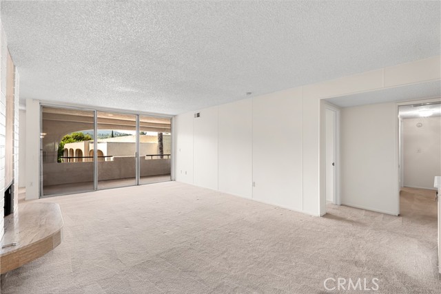 5330 Lindley Avenue, Encino CA: https://media.crmls.org/medias/c693551d-d2b6-436d-959b-a5c4ad1ab9a9.jpg