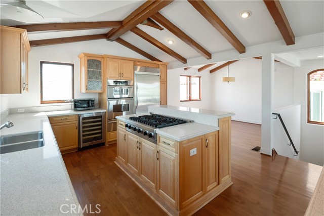 232 2nd Street, Manhattan Beach, California 90266, 3 Bedrooms Bedrooms, ,3 BathroomsBathrooms,Residential,Sold,2nd,SB22207047