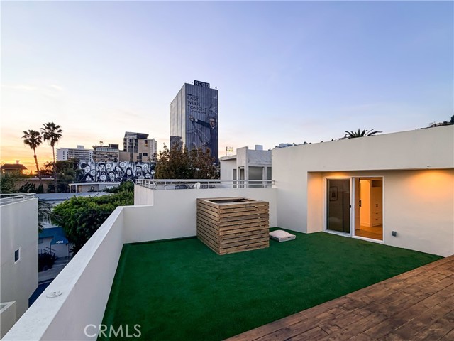 Detail Gallery Image 35 of 42 For 1020 Hilldale, West Hollywood,  CA 90069 - 3 Beds | 3 Baths
