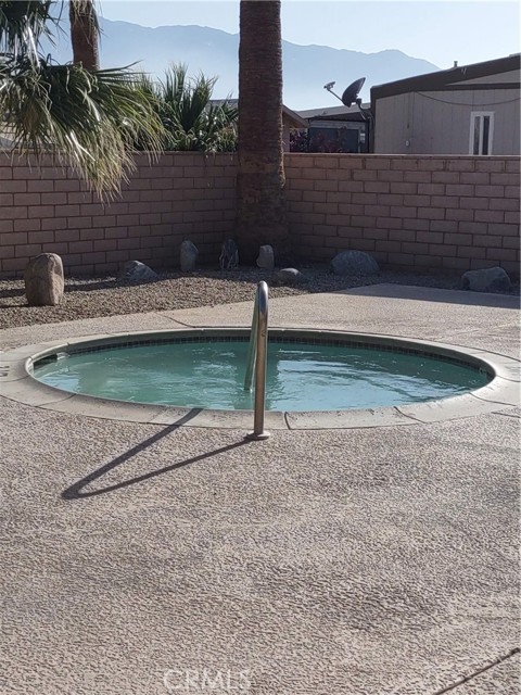 64550 Pierson Boulevard, Desert Hot Springs CA: https://media.crmls.org/medias/c6953e1b-4d21-4a3c-b8b2-8453a17cd1a6.jpg
