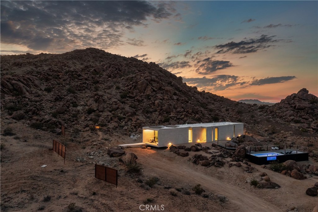 1824 Mountain Shadow Road