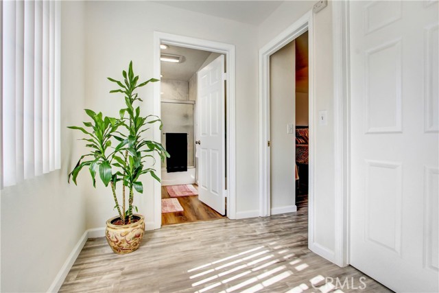 Detail Gallery Image 16 of 37 For 14349 Tiara St, Van Nuys,  CA 91401 - 6 Beds | 4/1 Baths